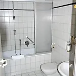 فندق Bayerischer Hof 3*